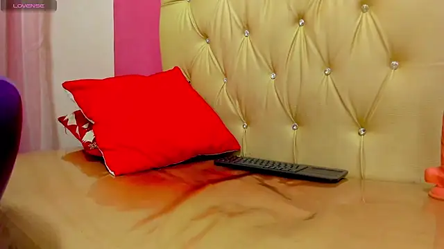 Live sex cam of Lucia_Spear