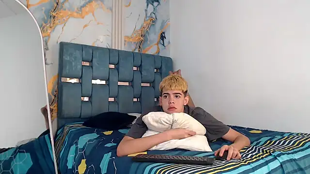 TWINKS_FRIENDS webcam