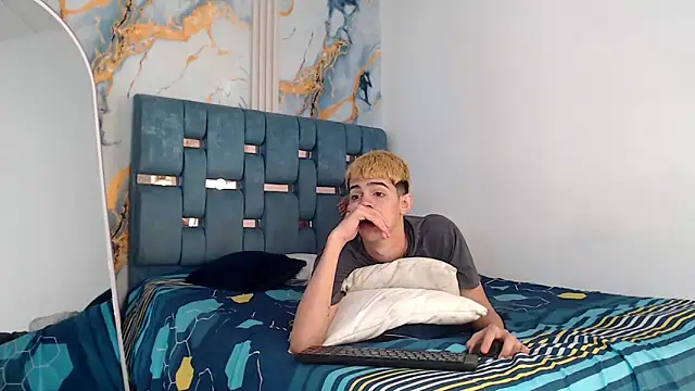 TWINKS_FRIENDS webcam