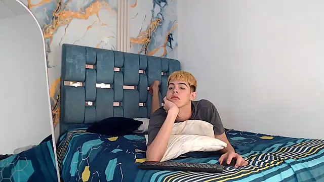 TWINKS_FRIENDS webcam