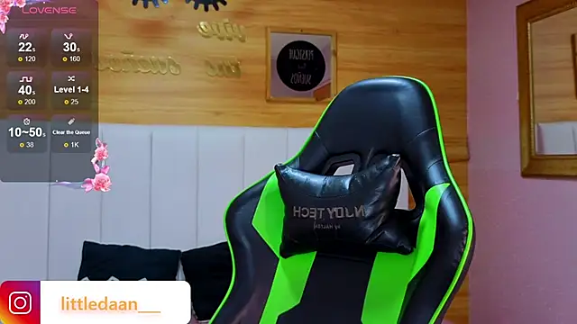 Abril_Velvet_a_ webcam