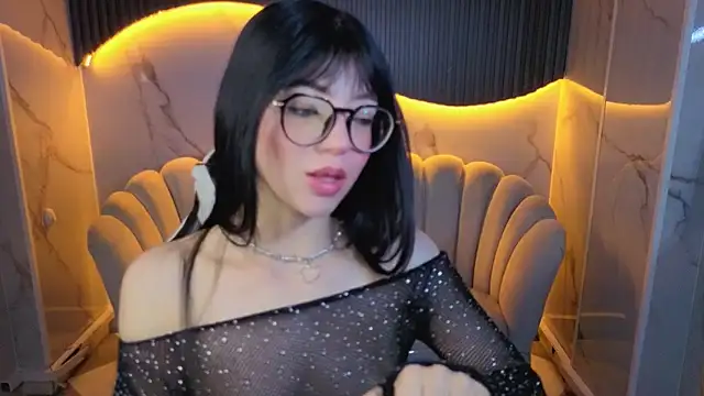 _mia_collins_b_ webcam