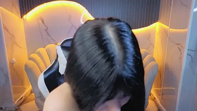 _mia_collins_b_ webcam