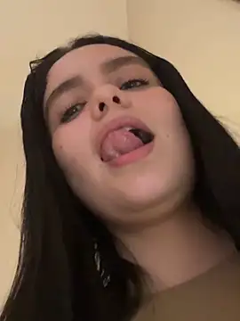 Webcam Model (Selena_Roa)  is live.Free join now!