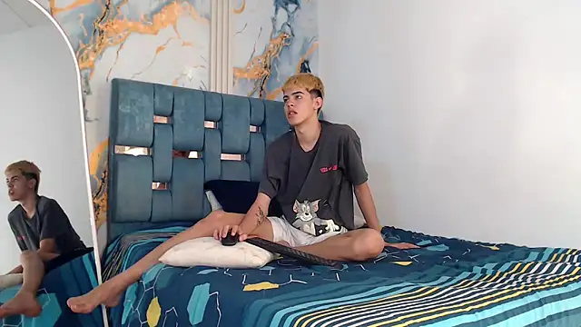 TWINKS_FRIENDS webcam