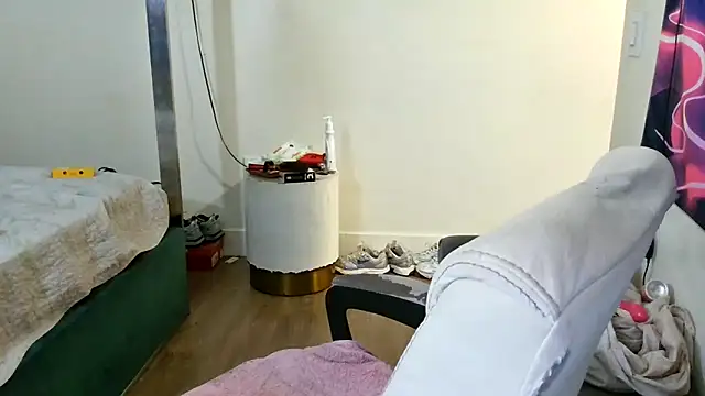 YasmineMinaj's Stripchat show and profile