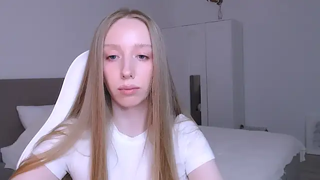 Luna_insniity webcam