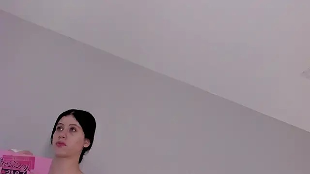 sara__jones_gh webcam