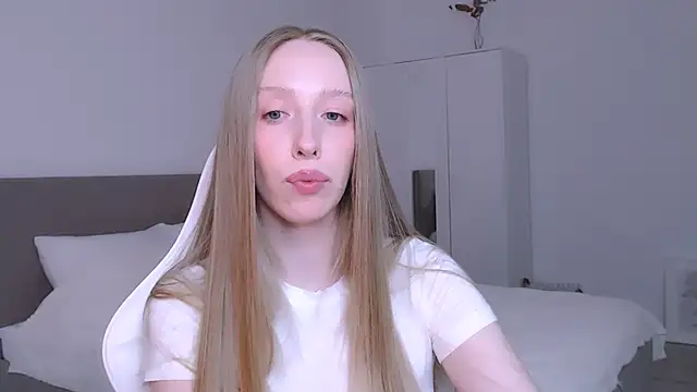 Luna_insniity webcam