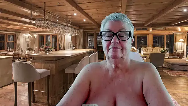 Mystery-Grandmother webcam