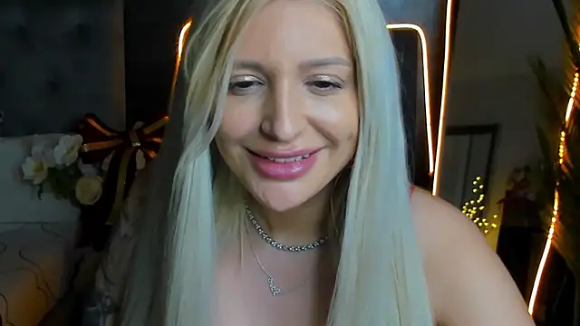 glossy_blondegirl webcam