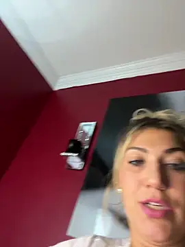 LittleMissEeve webcam