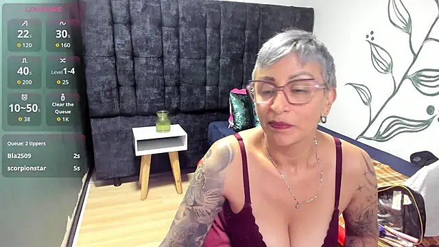 Charlotte__Gray webcam