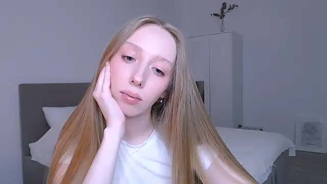 Luna_insniity webcam