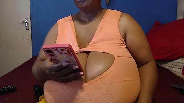 CUTEFIRMMELONSS webcam