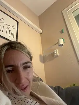 BarbieBlondieGirl webcam