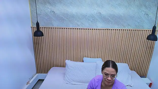 big_tits_in_your_face webcam