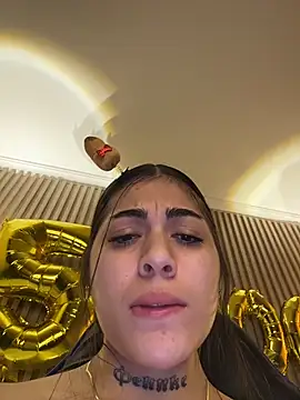 Sarasanders_4's Stripchat show and profile