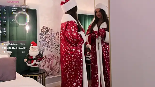 CamillaLarson webcam