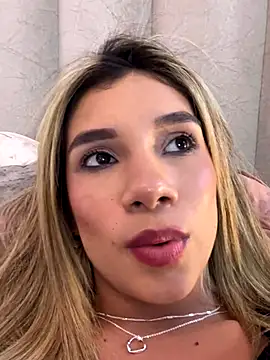 Webcam Model (NicoleArmani)  is live.Free join now!