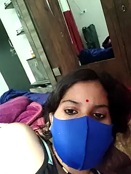 Webcam Model (Maahi-Queen)  is live.Free join now!