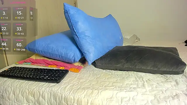 caroline_tovar webcam