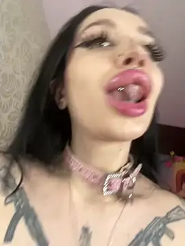 Webcam Model (Molly__Moon)  is live.Free join now!