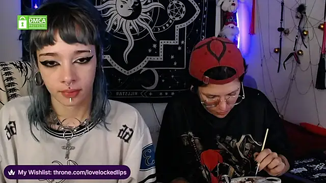 lovelockedlips webcam