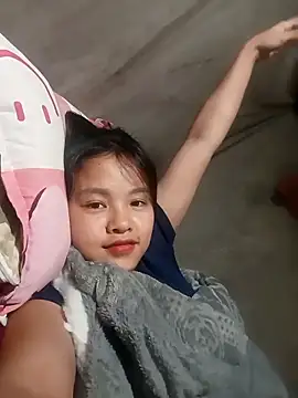 Webcam Model (Pretty-haert)  is live.Free join now!