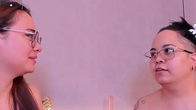 naughtylesbians__ webcam