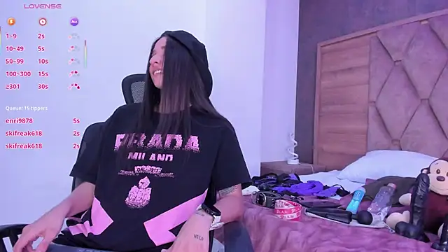 VictoriaSaenz1_ webcam