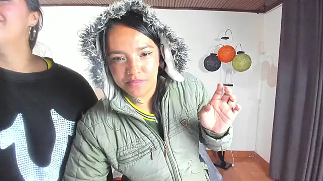 sharon_and_sharit webcam