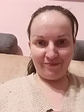 BustyLadyAlma webcam