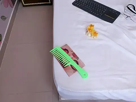 Saritasweet18 webcam