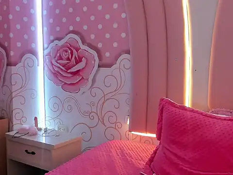 SofiaaBigBoobs webcam