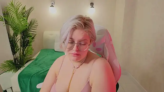 DominiqueSweetie webcam