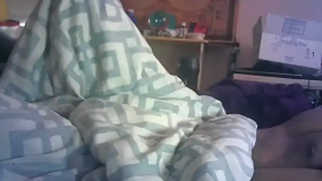 ON3YOULLN3VER_FIR3 webcam