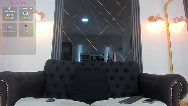 VickyJohnson1 webcam