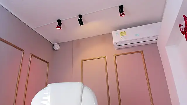 NahimiThompson webcam