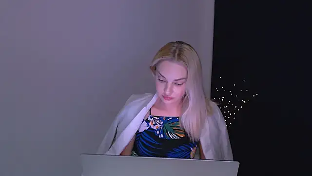 Lia_noo_regrets webcam
