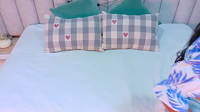 NicoletCherry__ webcam