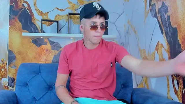 Chuck_LatinBoy webcam