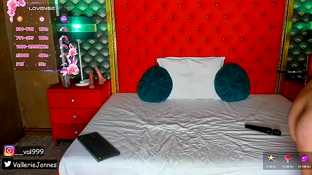 VallerieJones webcam