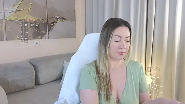 ElyaSoftTemptation webcam