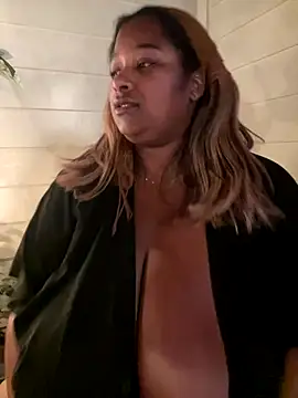 BigFineSelena webcam