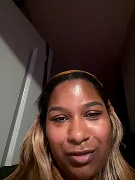 BigFineSelena webcam