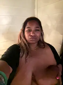 BigFineSelena webcam