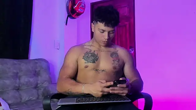 Dominic_Biker__ webcam