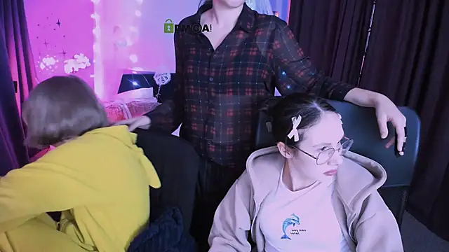 gloria_bubble webcam