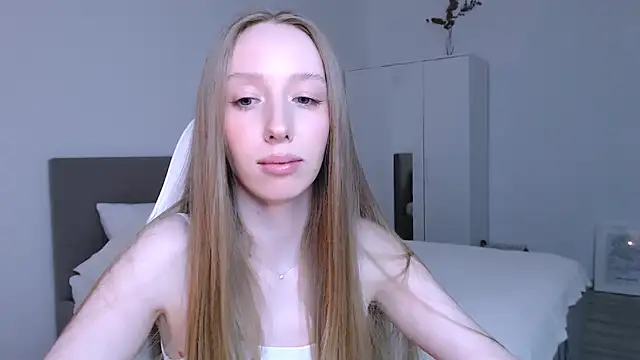 Luna_insniity webcam